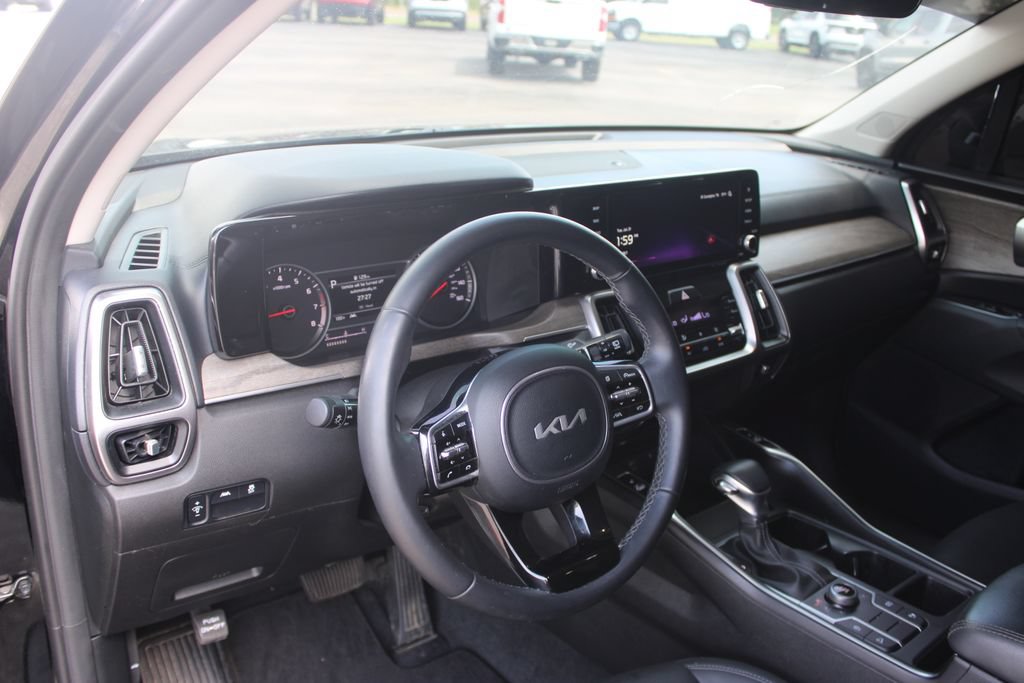 Used 2023 Kia Sorento S w/ Panoramic Sunroof Package AWD/4WD image 23