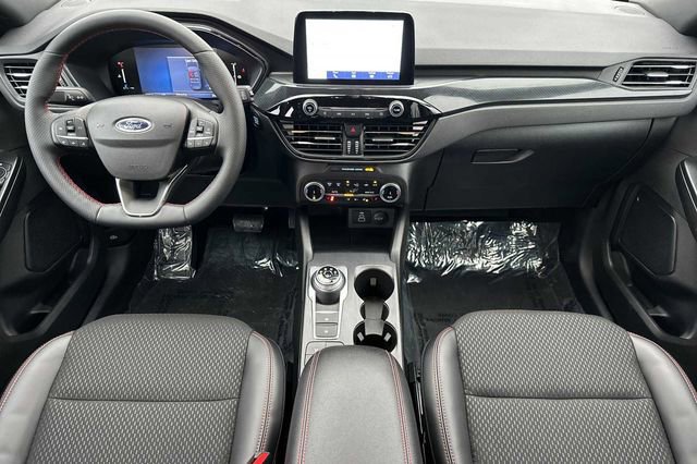 Used 2025 Ford Escape ST-Line w/ Equipment Group 301A image 5
