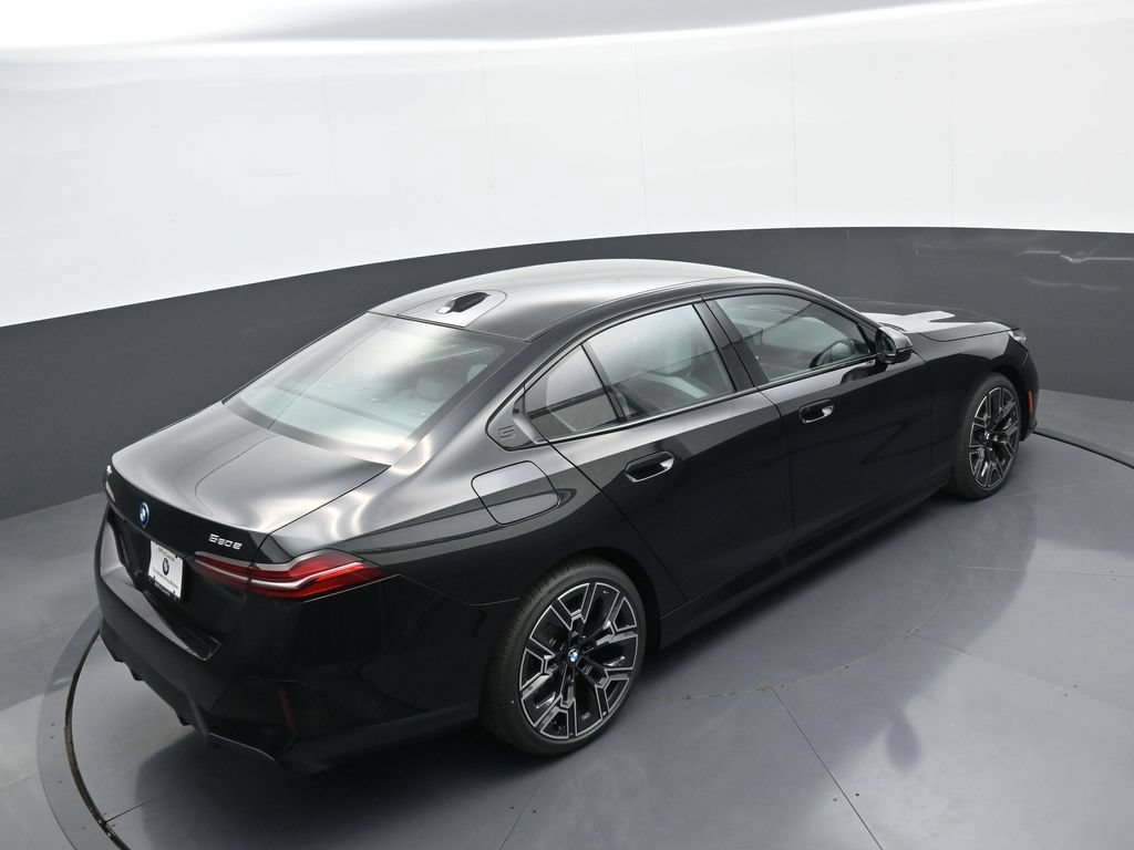 New 2026 BMW 550e xDrive w/ Executive Package AWD/4WD image 36