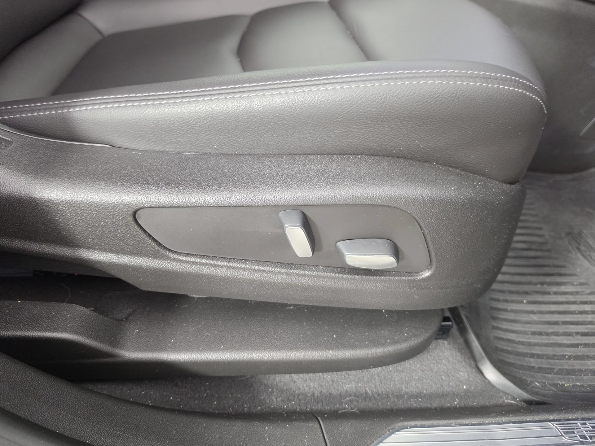 Used 2022 Cadillac XT5 Luxury AWD/4WD image 35
