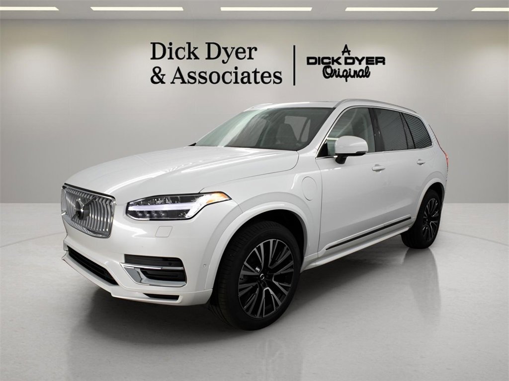 Certified 2025 Volvo XC90 T8 Plus w/ Protection Package Premier image 4