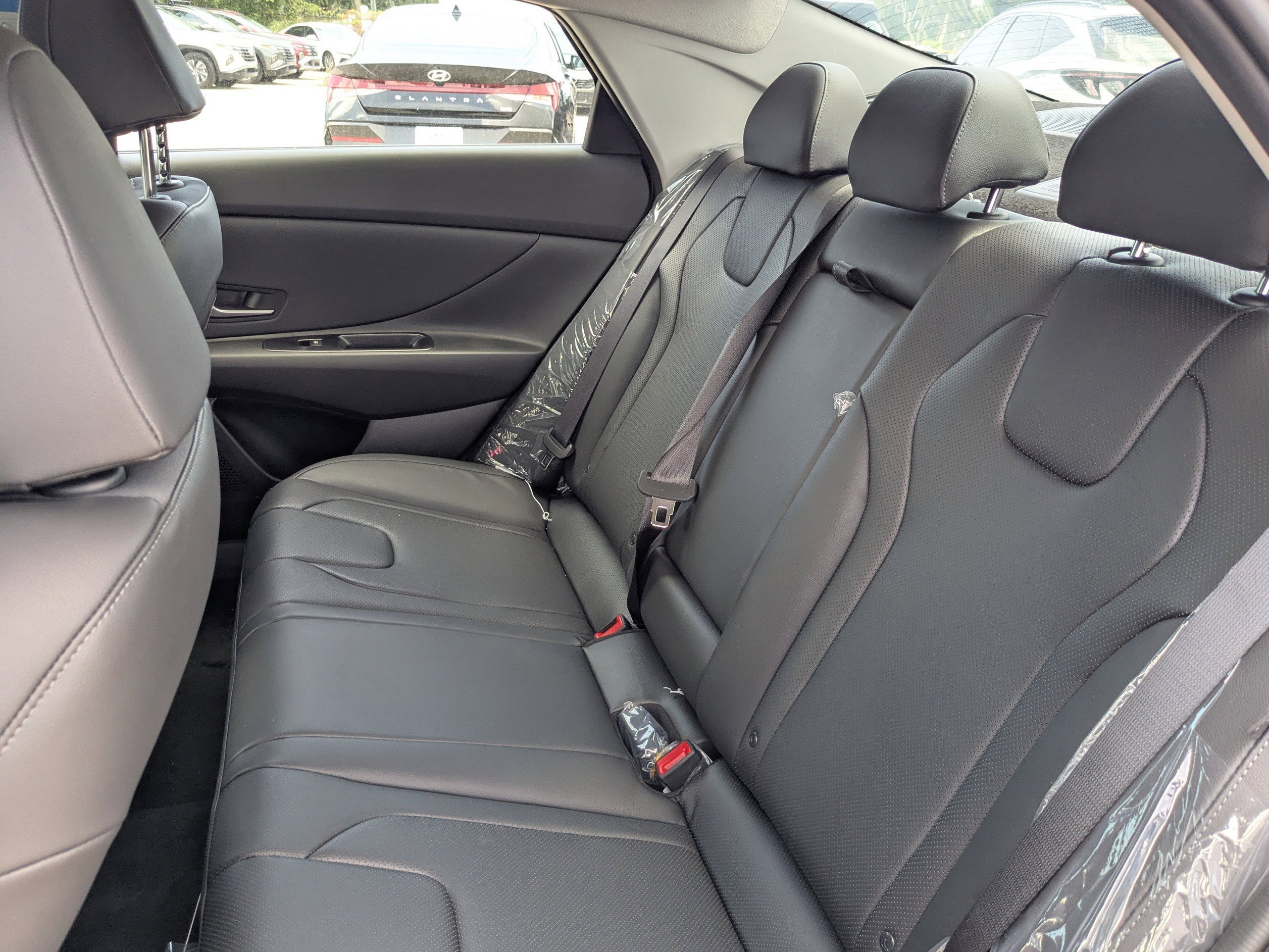 Used 2025 Hyundai Elantra Limited w/ Cargo Package FWD image 15