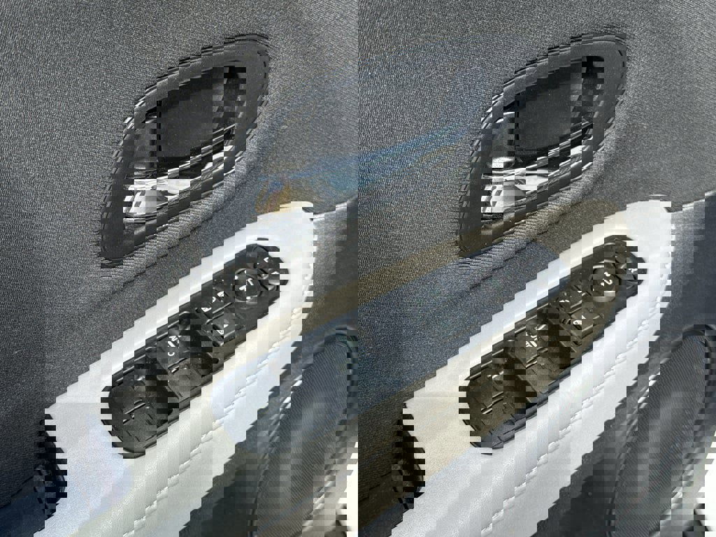 Certified 2021 Honda HR-V LX image 10