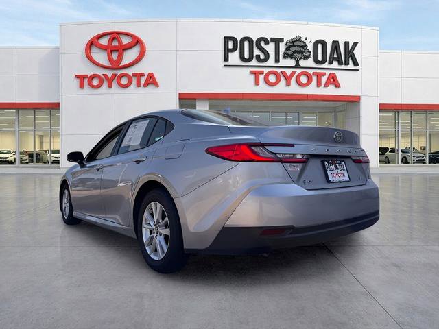 Used 2025 Toyota Camry LE image 2
