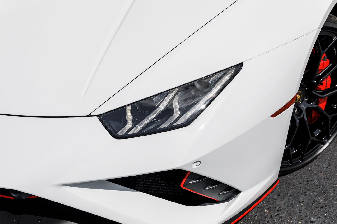 Used 2022 Lamborghini Huracan EVO RWD image 4