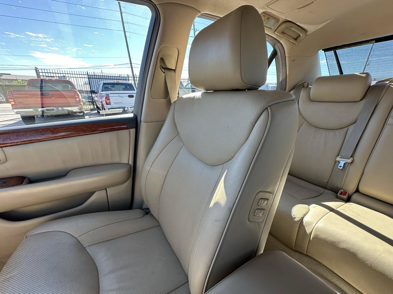 Used 2006 Lexus LS 430 w/ Modern Luxury Pkg RWD image 25