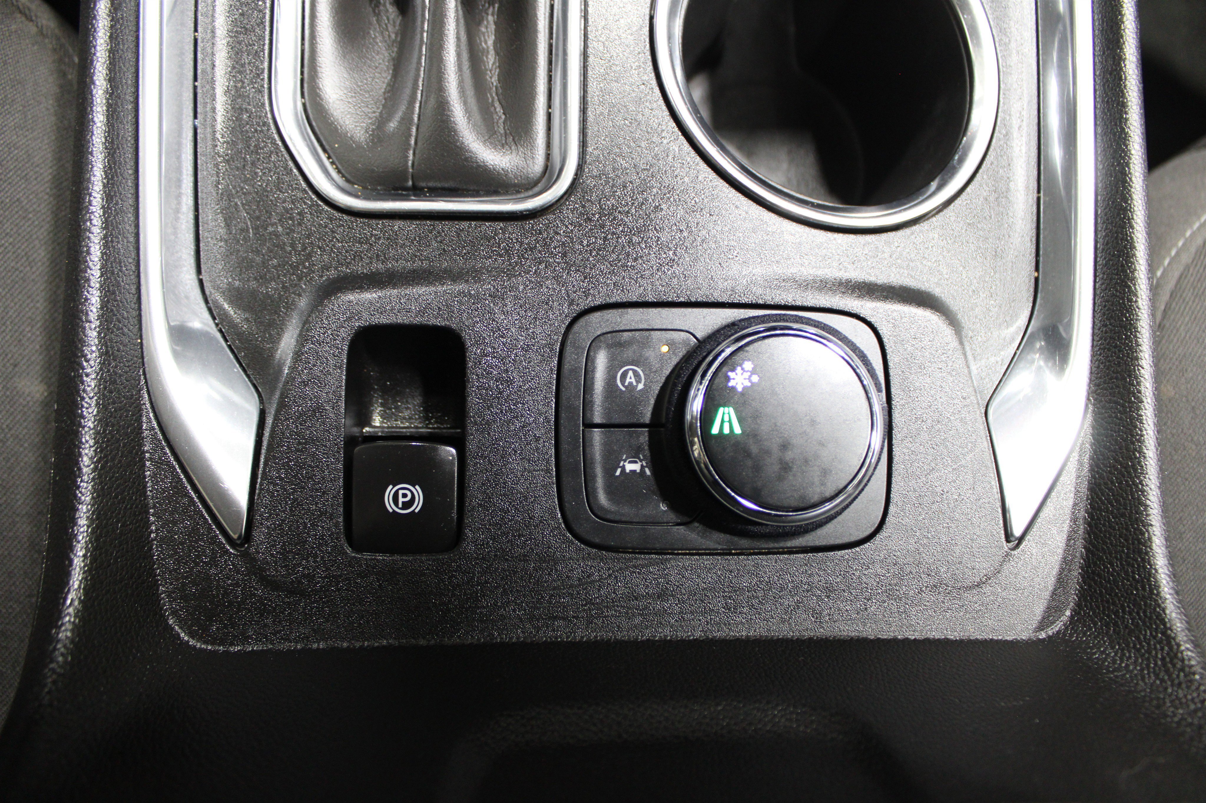 Used 2023 Chevrolet Traverse LT image 24