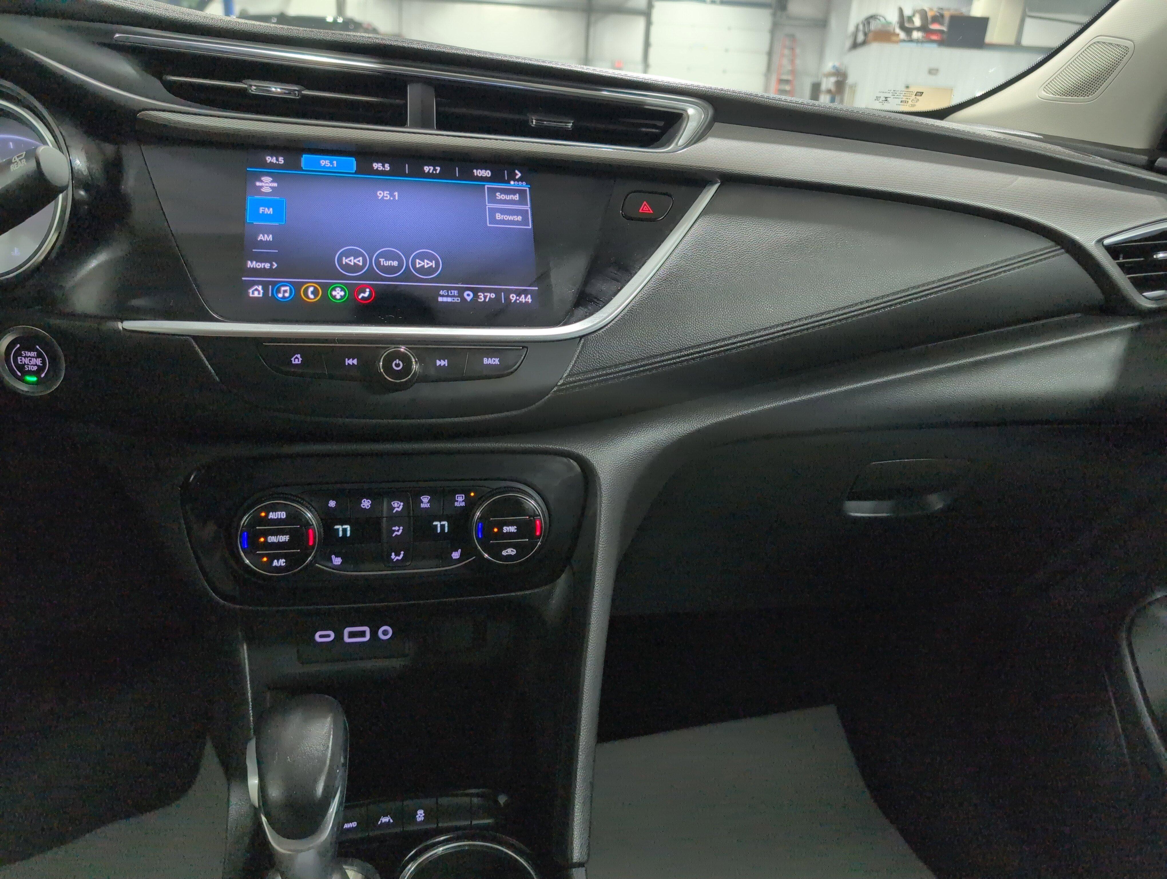 Used 2021 Buick Encore GX Select image 14