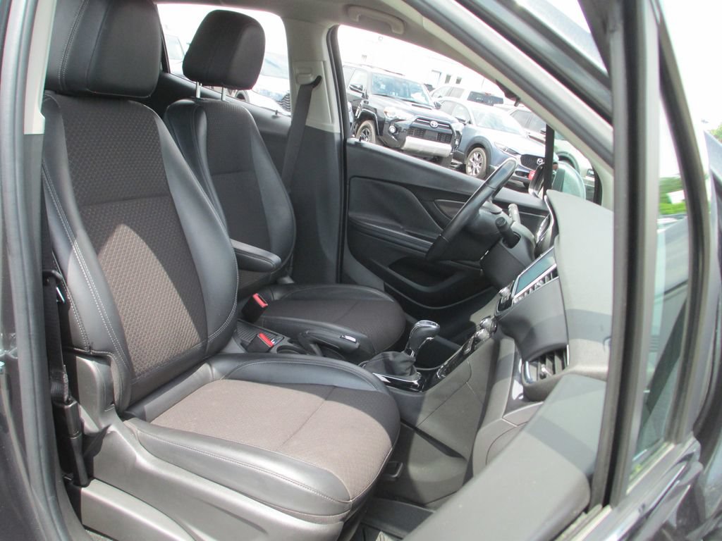 Used 2018 Buick Encore Preferred FWD image 18