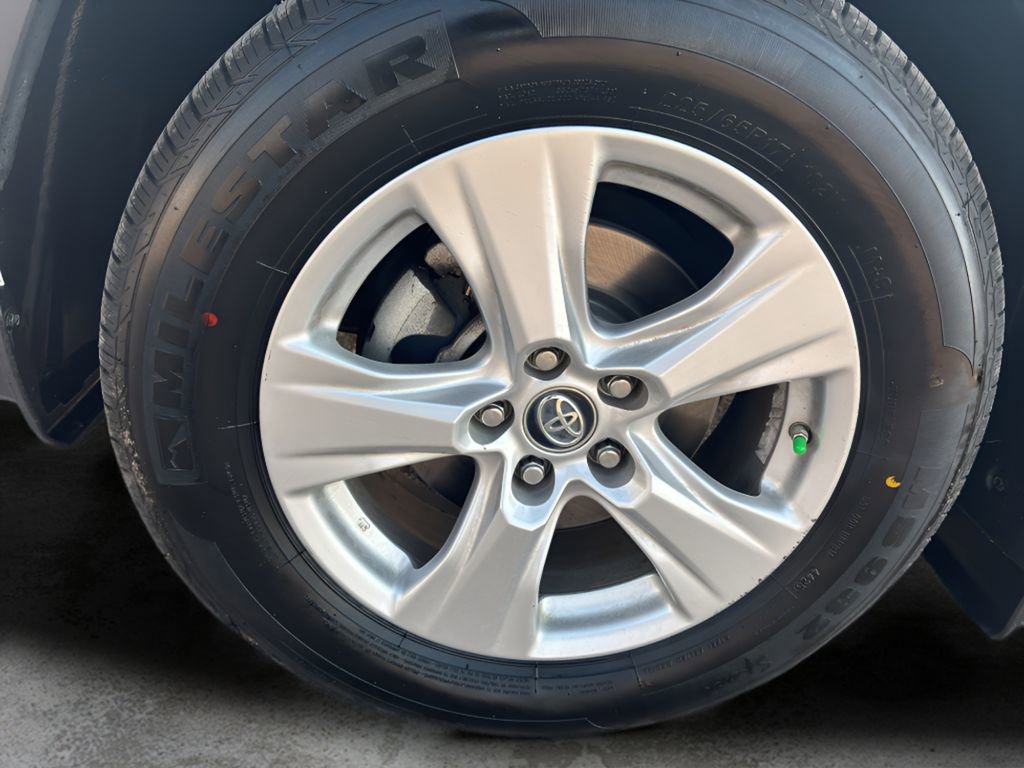 Used 2019 Toyota RAV4 XLE w/ Convenience Package AWD/4WD image 10