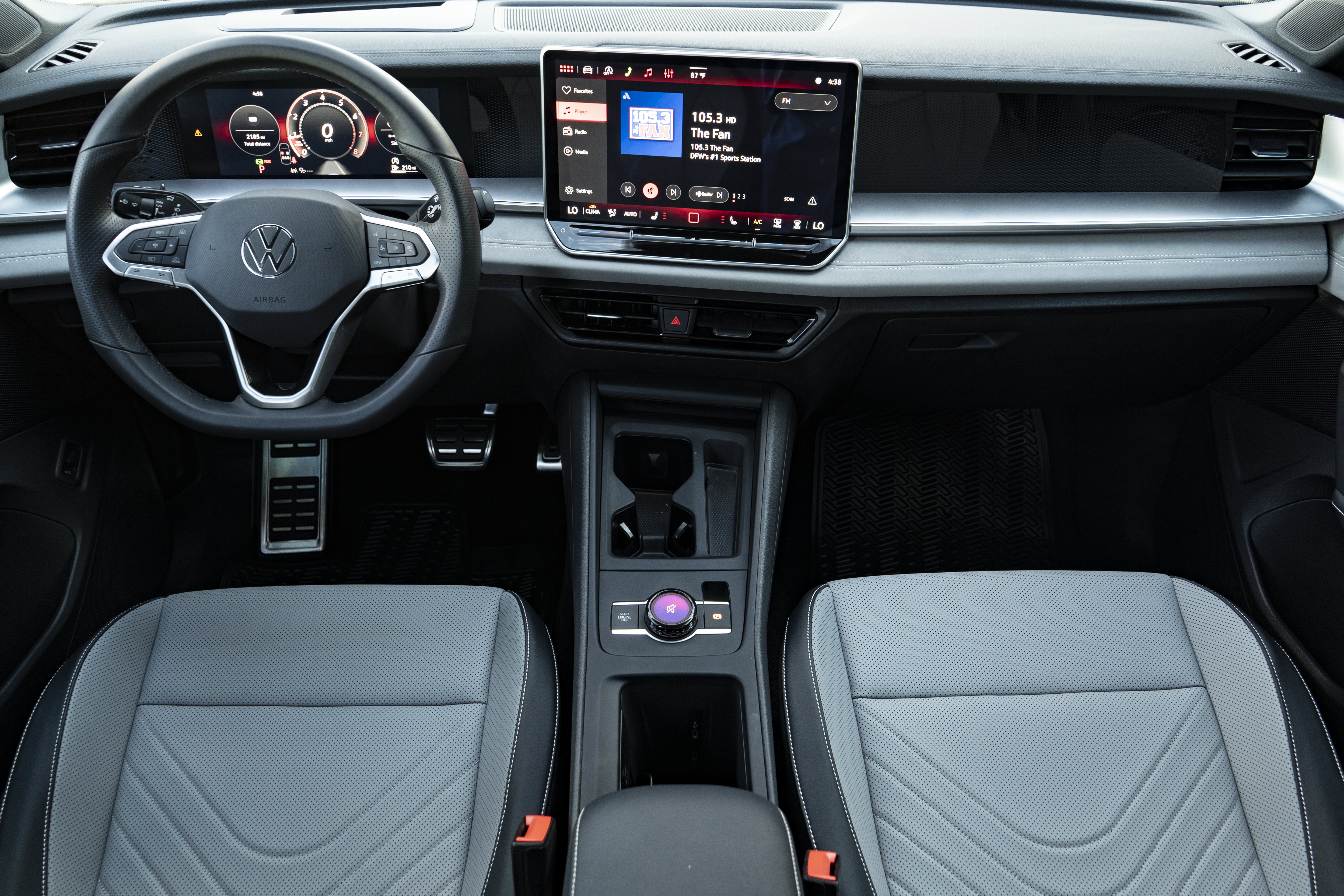 Certified 2026 Volkswagen Tiguan SE R-Line FWD image 24