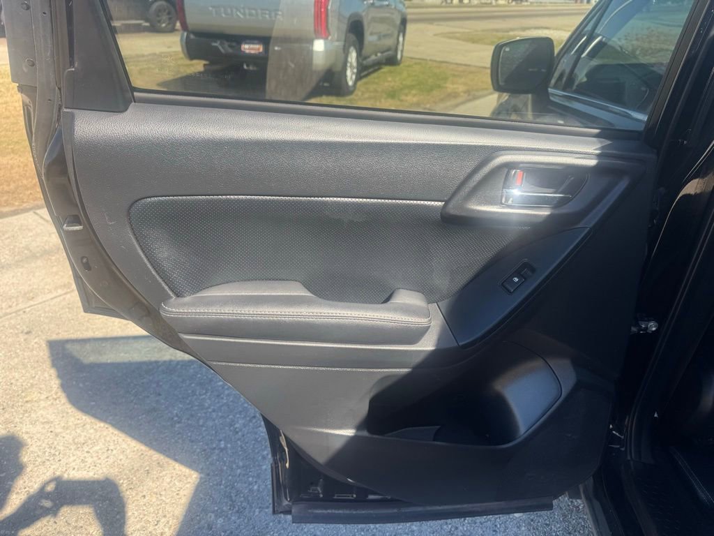 Used 2015 Subaru Forester 2.5i Limited image 10