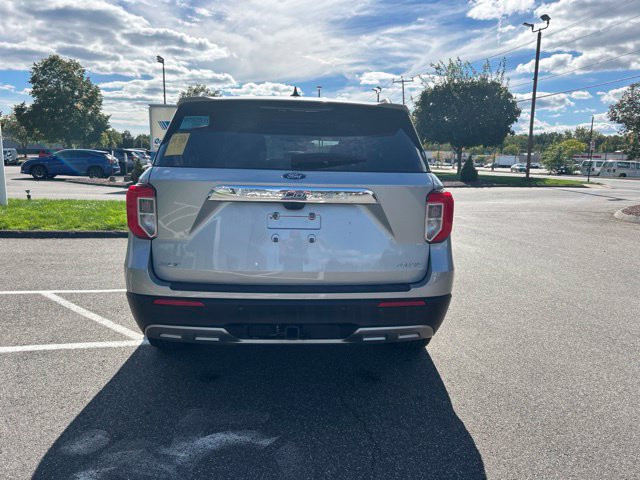 Used 2023 Ford Explorer XLT w/ Equipment Group 202A AWD/4WD image 6