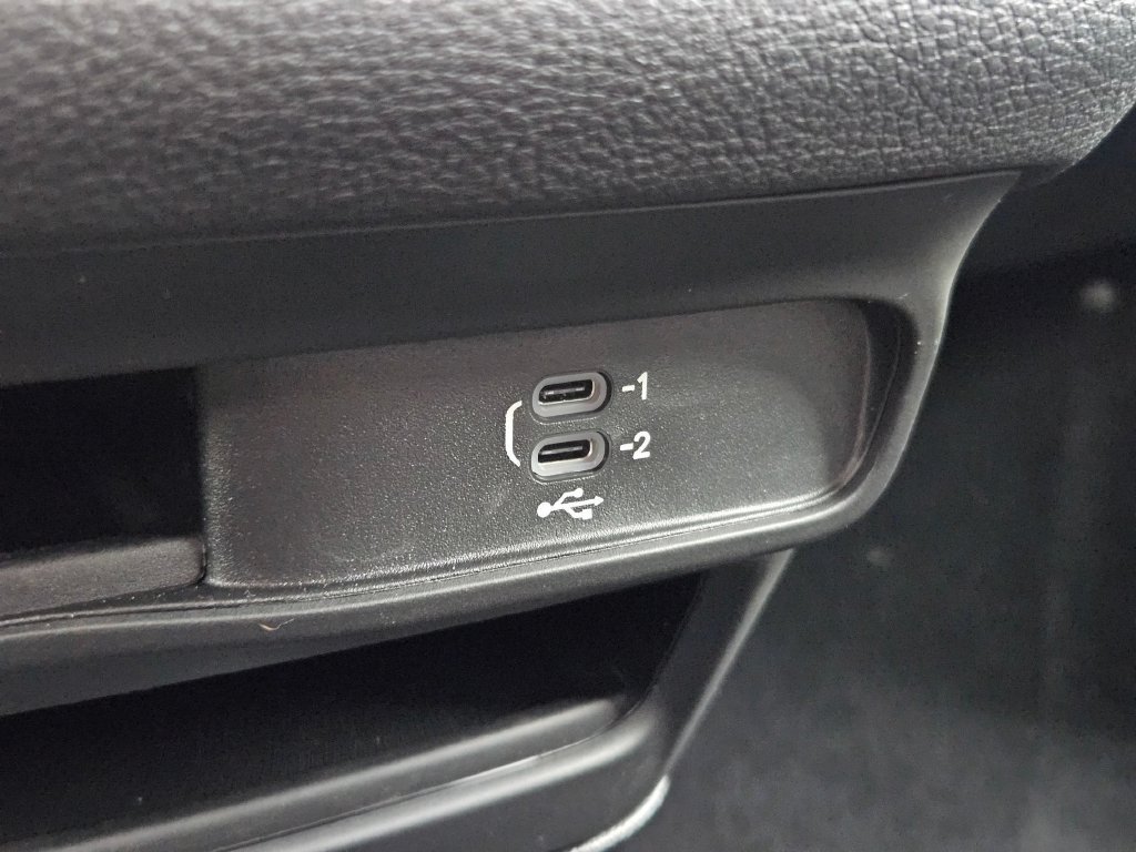 New 2026 Chrysler Pacifica Select AWD/4WD image 34