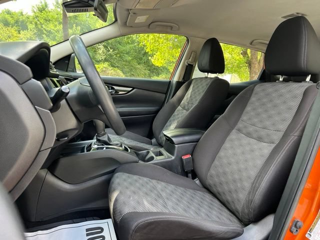 Used 2020 Nissan Rogue Sport SV FWD image 13
