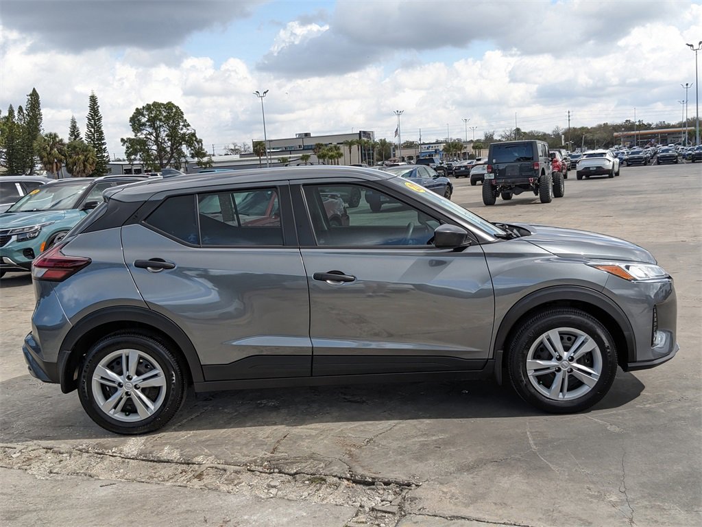Used 2022 Nissan Kicks S image 10