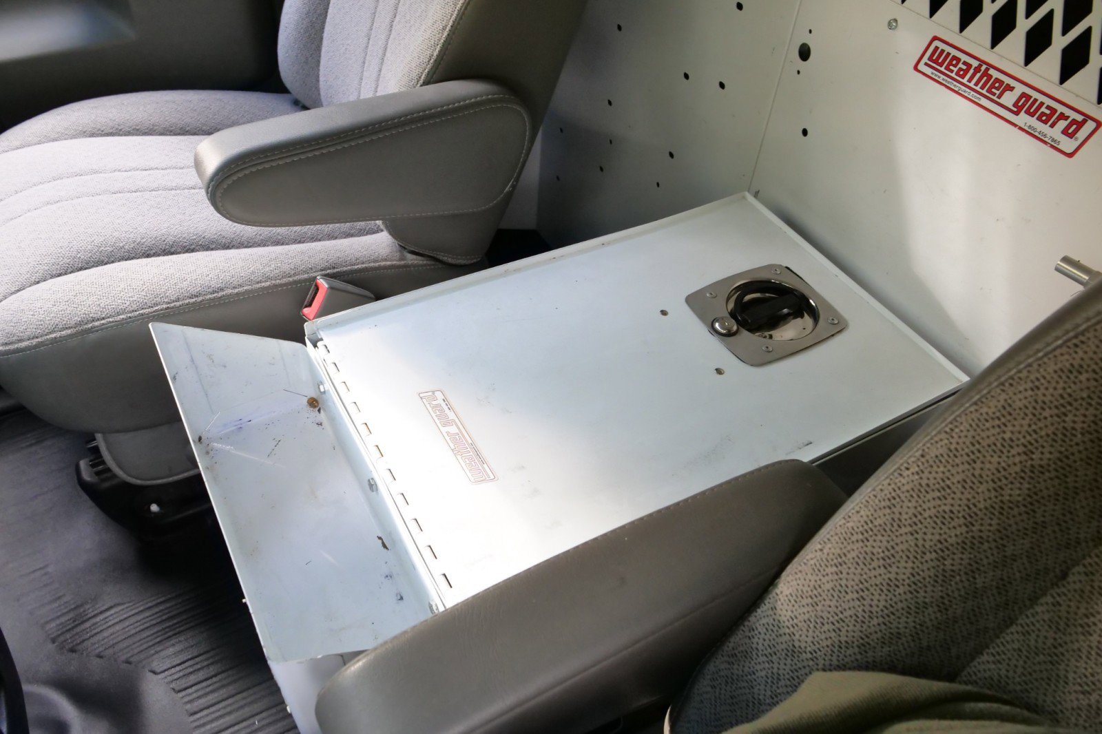 Used 2018 GMC Savana 3500 w/ Driver Convenience Package image 19