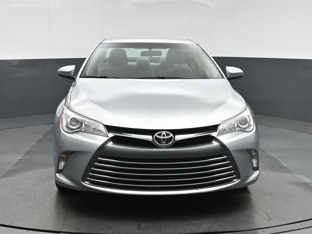 Used 2017 Toyota Camry LE image 2