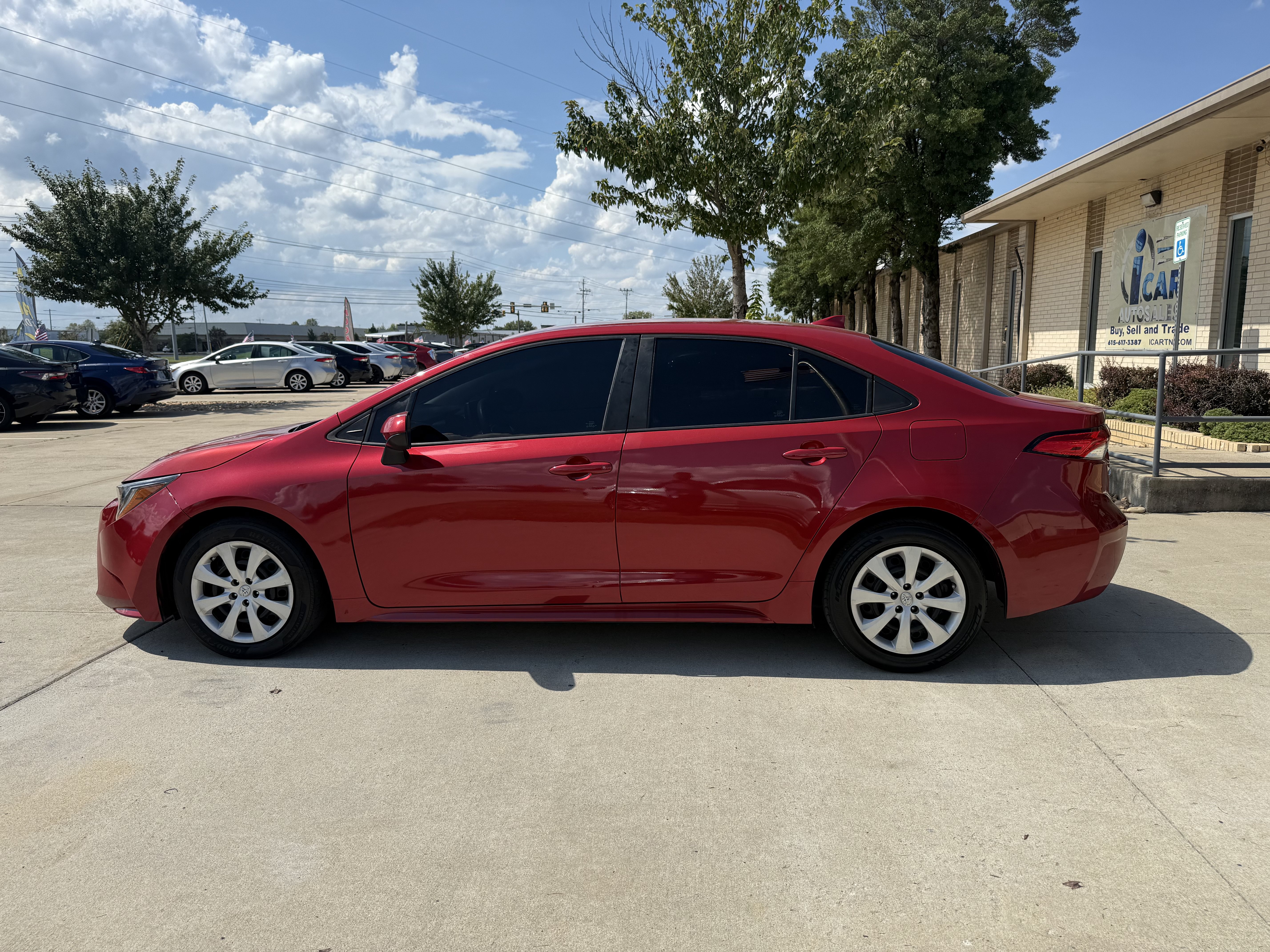 Used 2021 Toyota Corolla LE FWD image 4