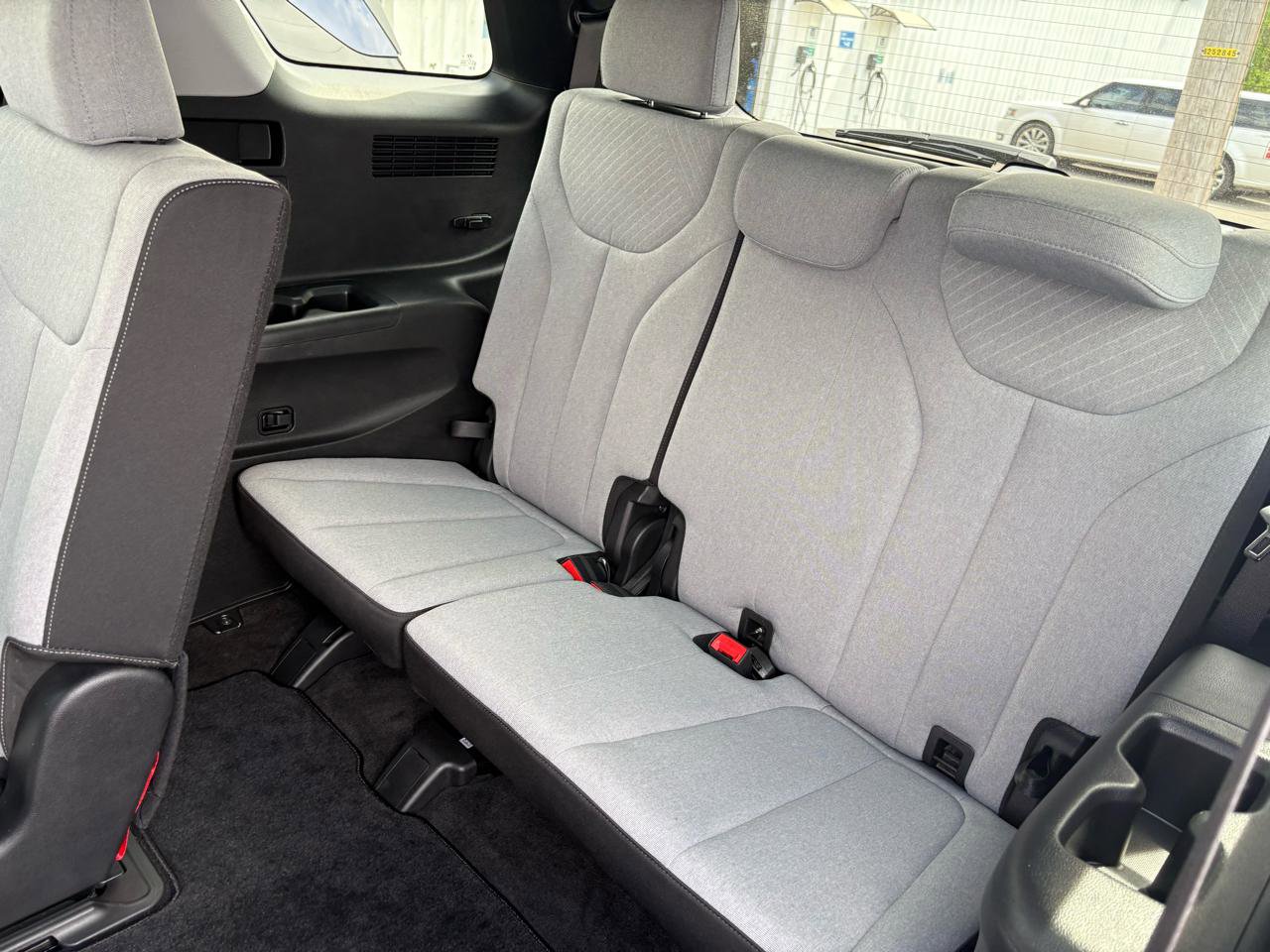 Used 2025 Hyundai Palisade SE AWD/4WD image 28