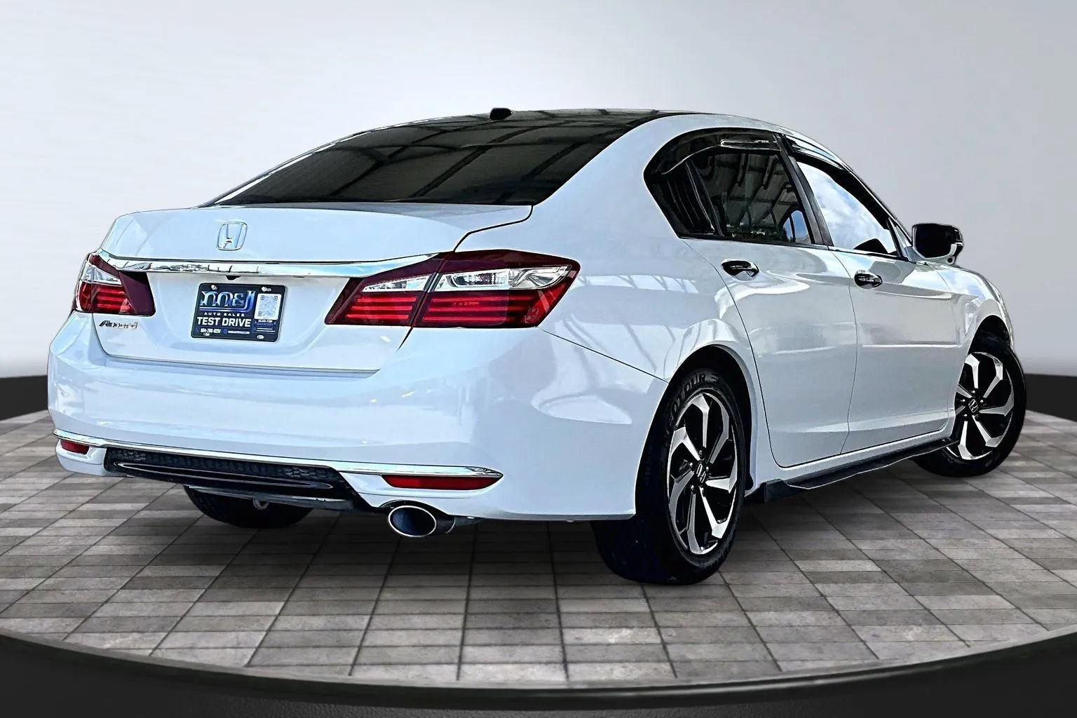 Used 2016 Honda Accord EX-L image 6