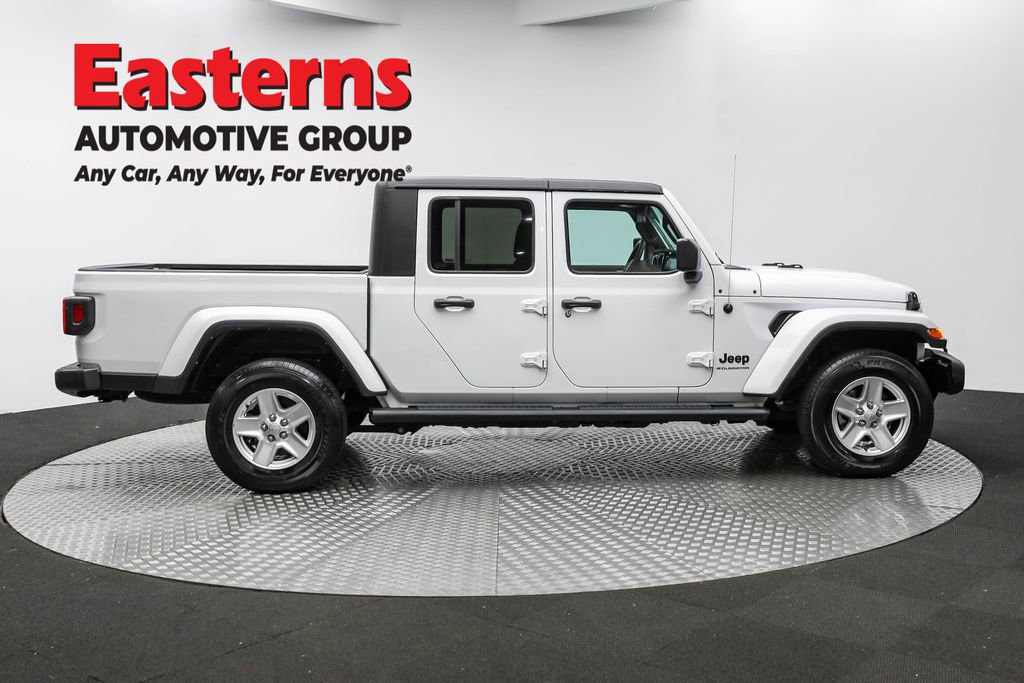 Used 2023 Jeep Gladiator Sport image 4