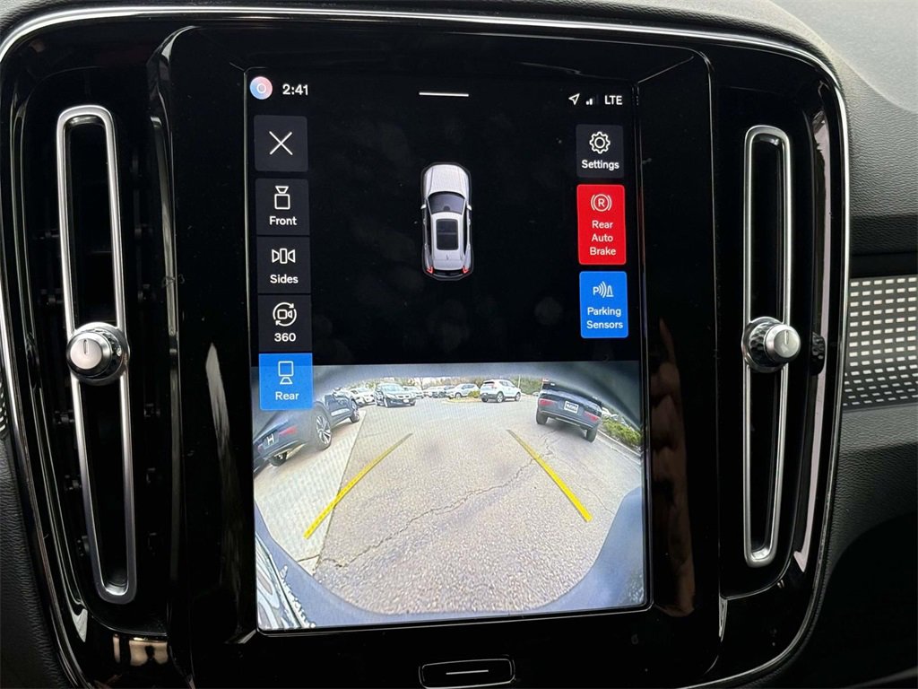 Used 2022 Volvo XC40 P8 Recharge Ultimate image 7