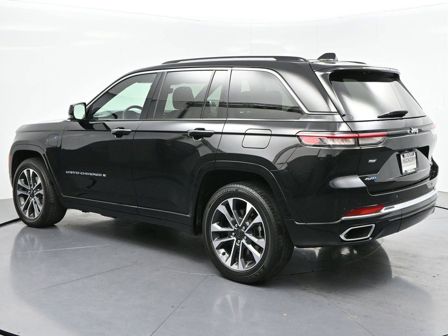 Used 2022 Jeep Grand Cherokee Overland AWD/4WD image 5