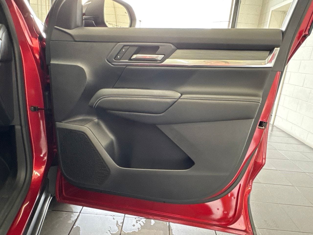 Used 2025 GMC Terrain Elevation w/ Technology Package II AWD/4WD image 50