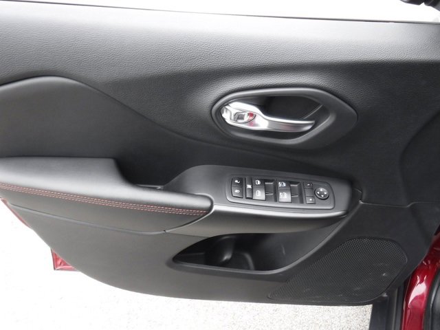 Used 2020 Jeep Cherokee Trailhawk w/ Cold Weather Group image 18