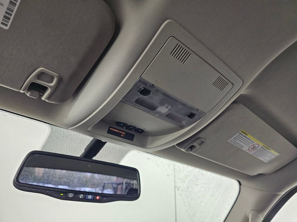 Used 2011 GMC Sierra 3500 SLT w/ SLT Convenience Package image 33