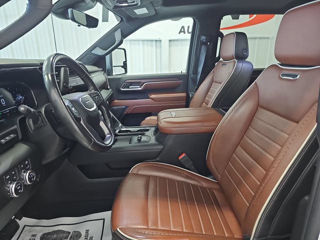 Used 2024 GMC Sierra 3500 Denali Ultimate AWD/4WD image 9