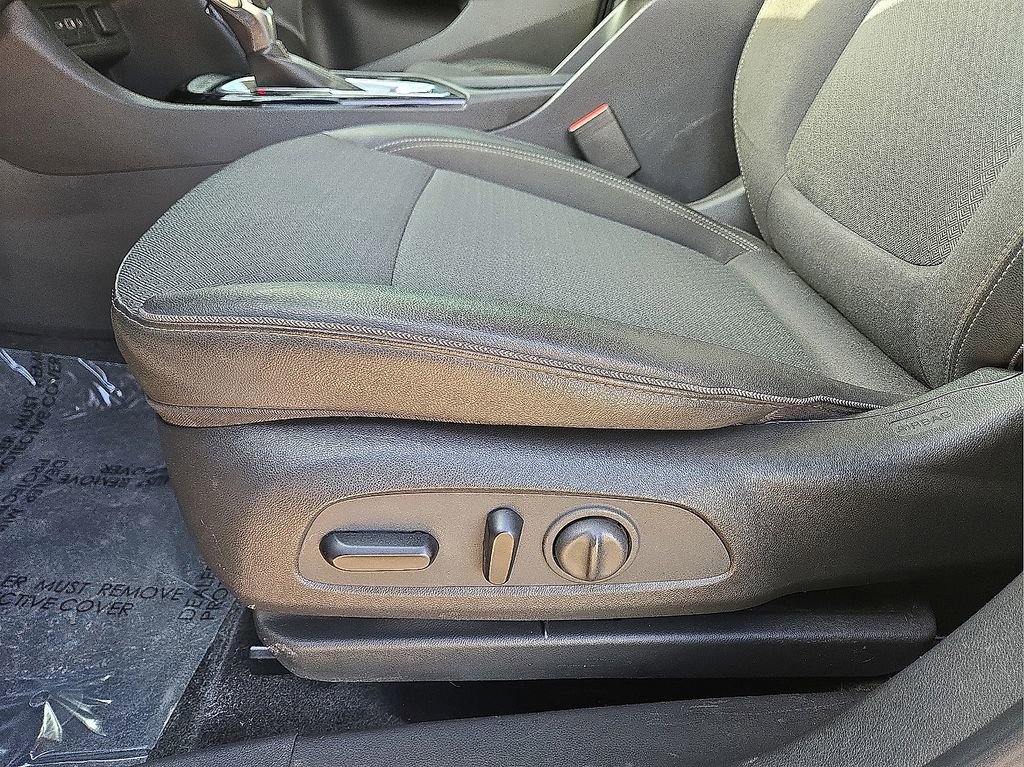 Used 2023 Buick Encore GX Select w/ Sport Touring Package image 25