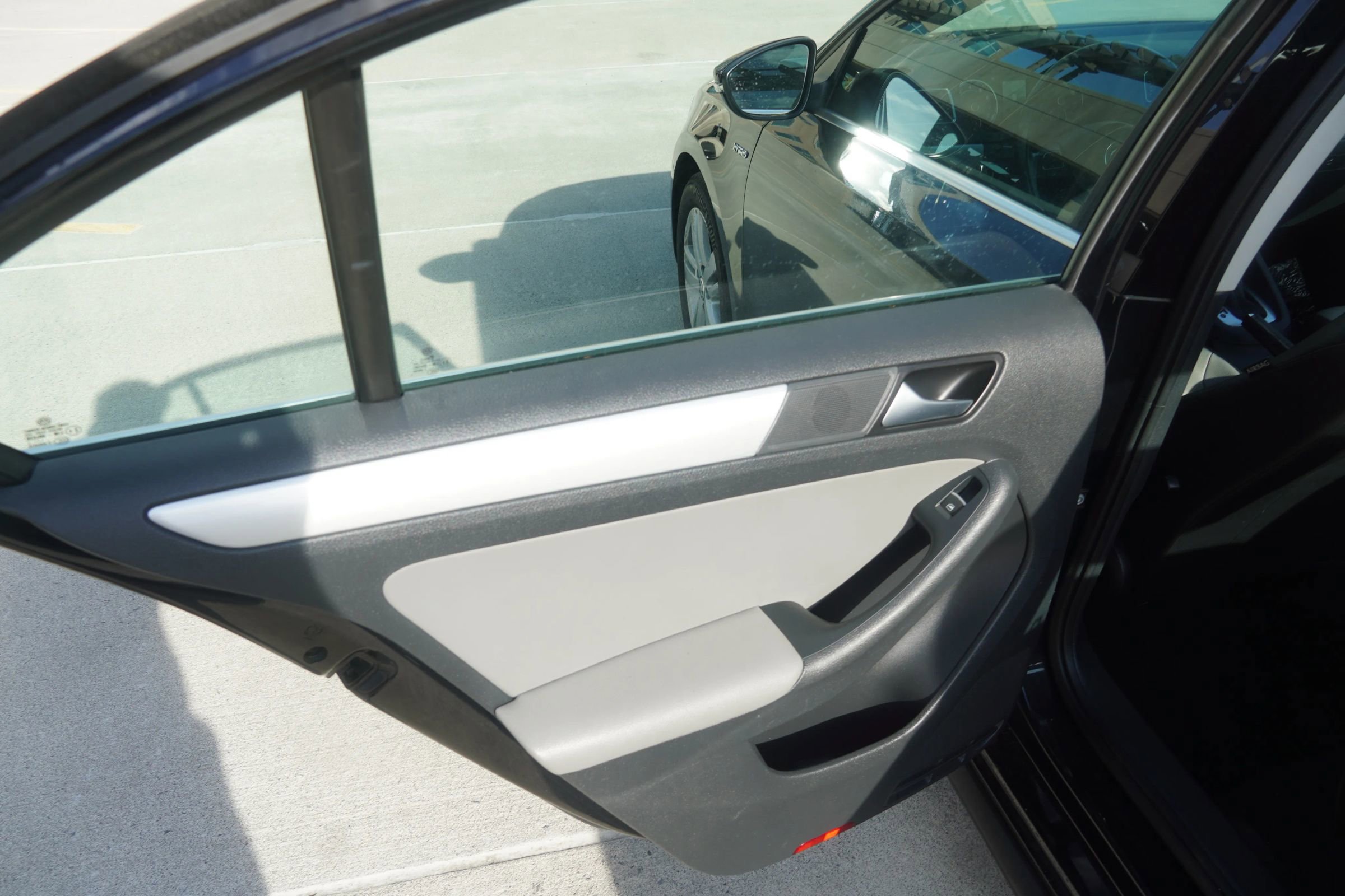 Used 2014 Volkswagen Jetta SEL image 25