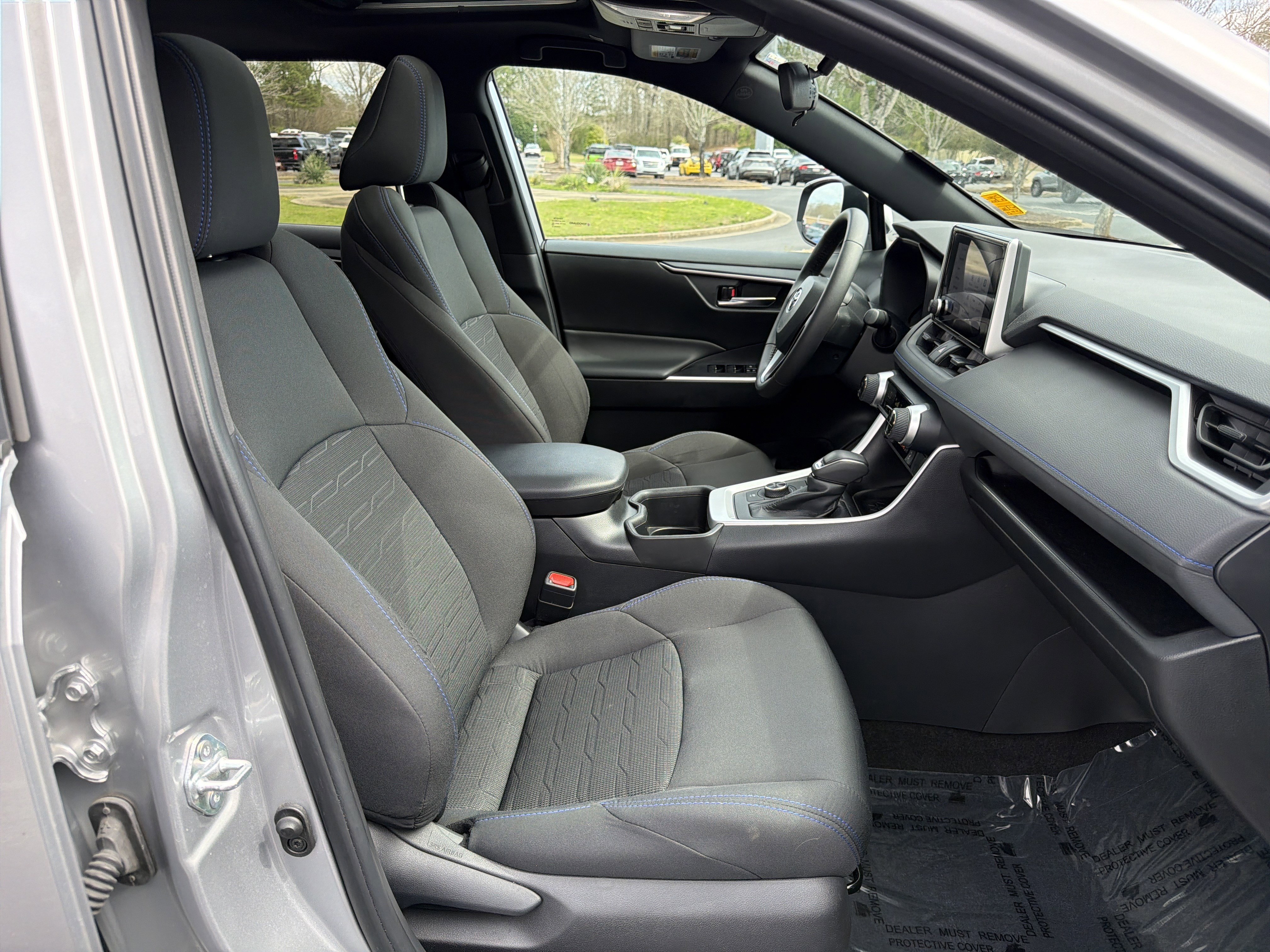 Used 2024 Toyota RAV4 SE w/ Convenience Package AWD/4WD image 13