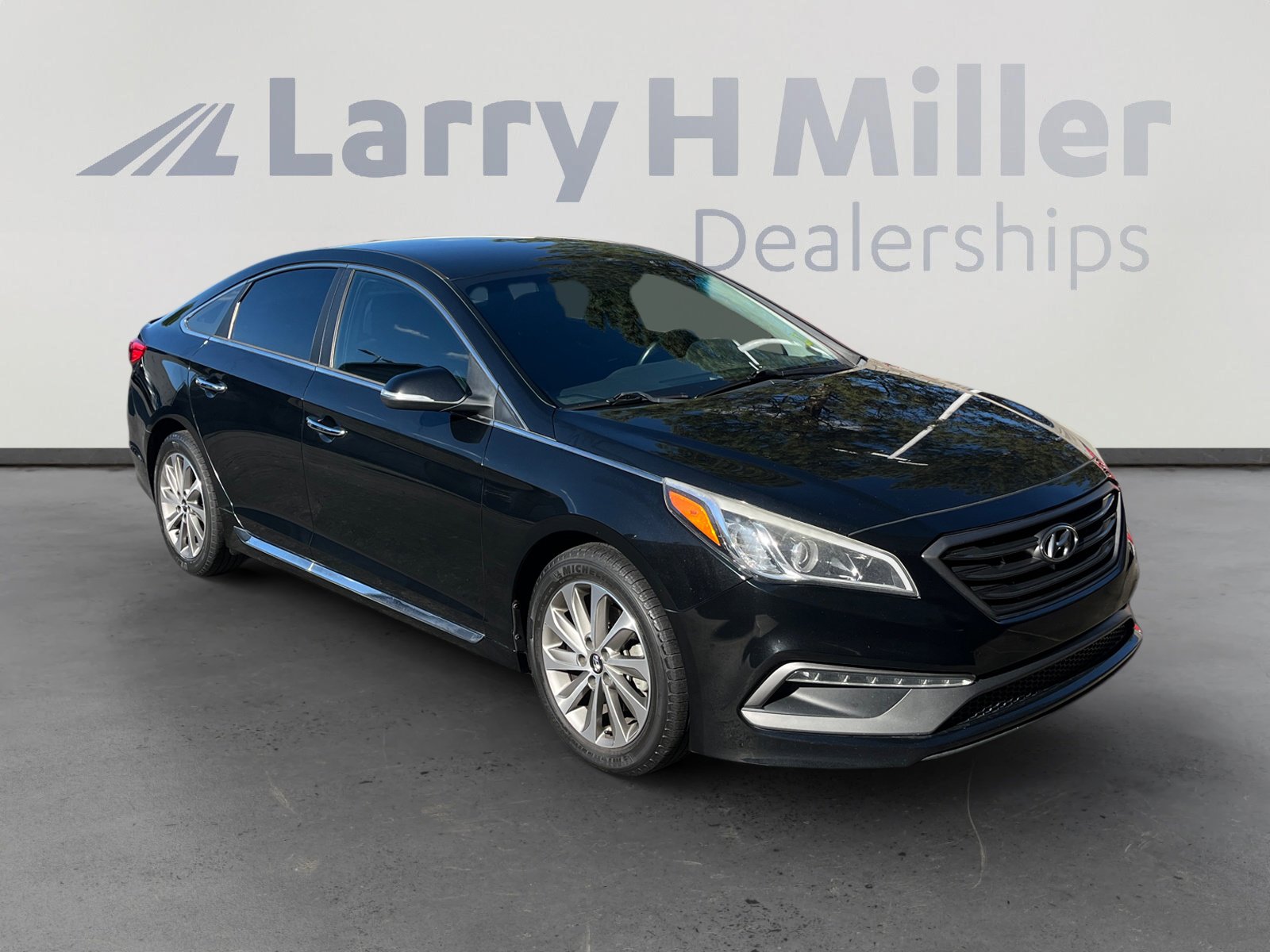 Used 2015 Hyundai Sonata Sport w/ Option Group 03 FWD image 7