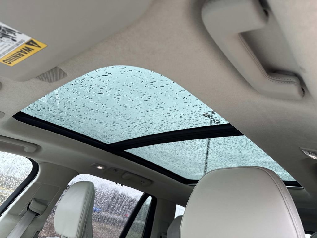 Used 2024 Volvo XC90 T8 Ultimate w/ Lounge Package image 17