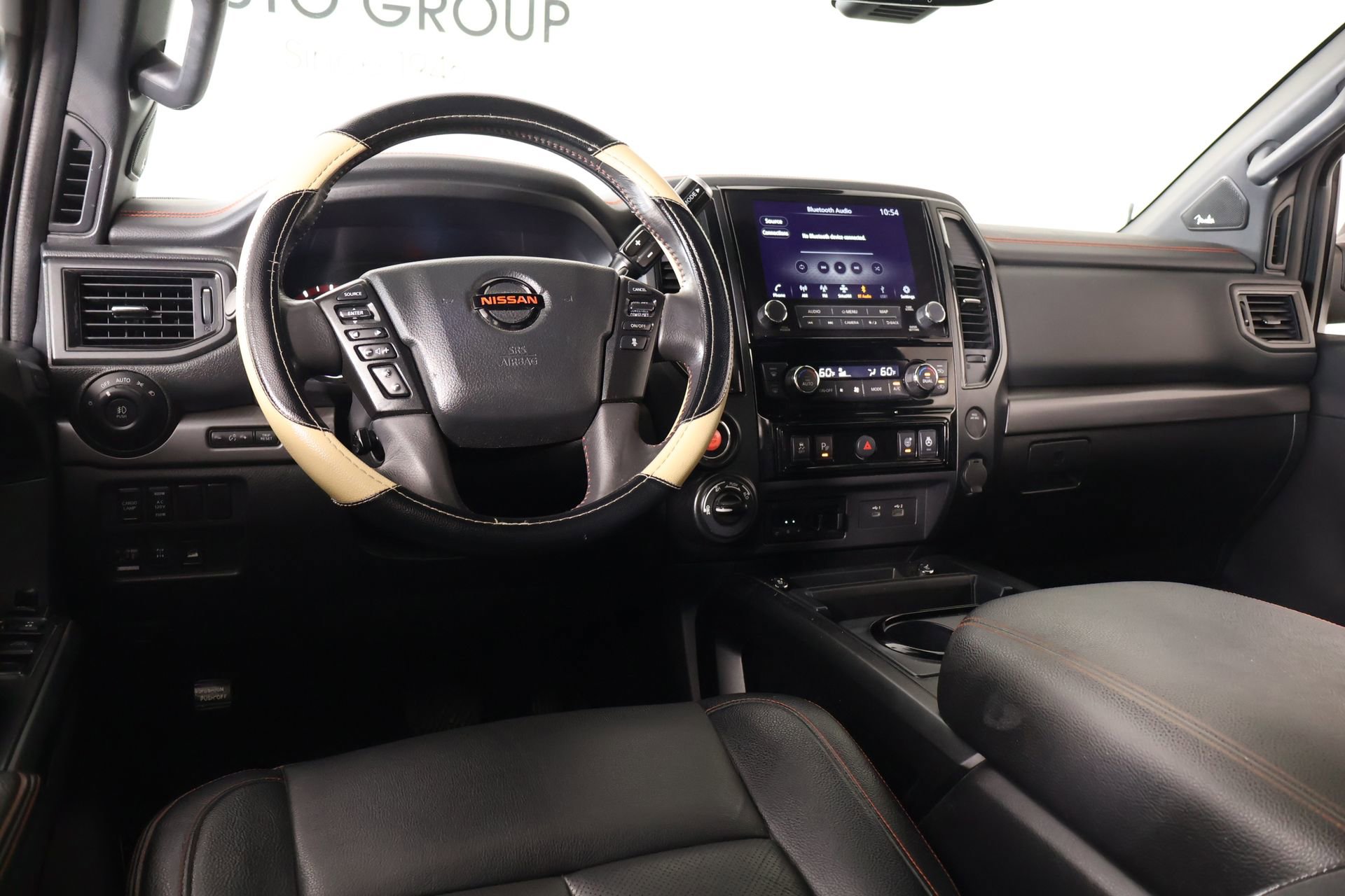 Used 2021 Nissan Titan PRO-4X w/ Pro-4x Convenience Package AWD/4WD image 2
