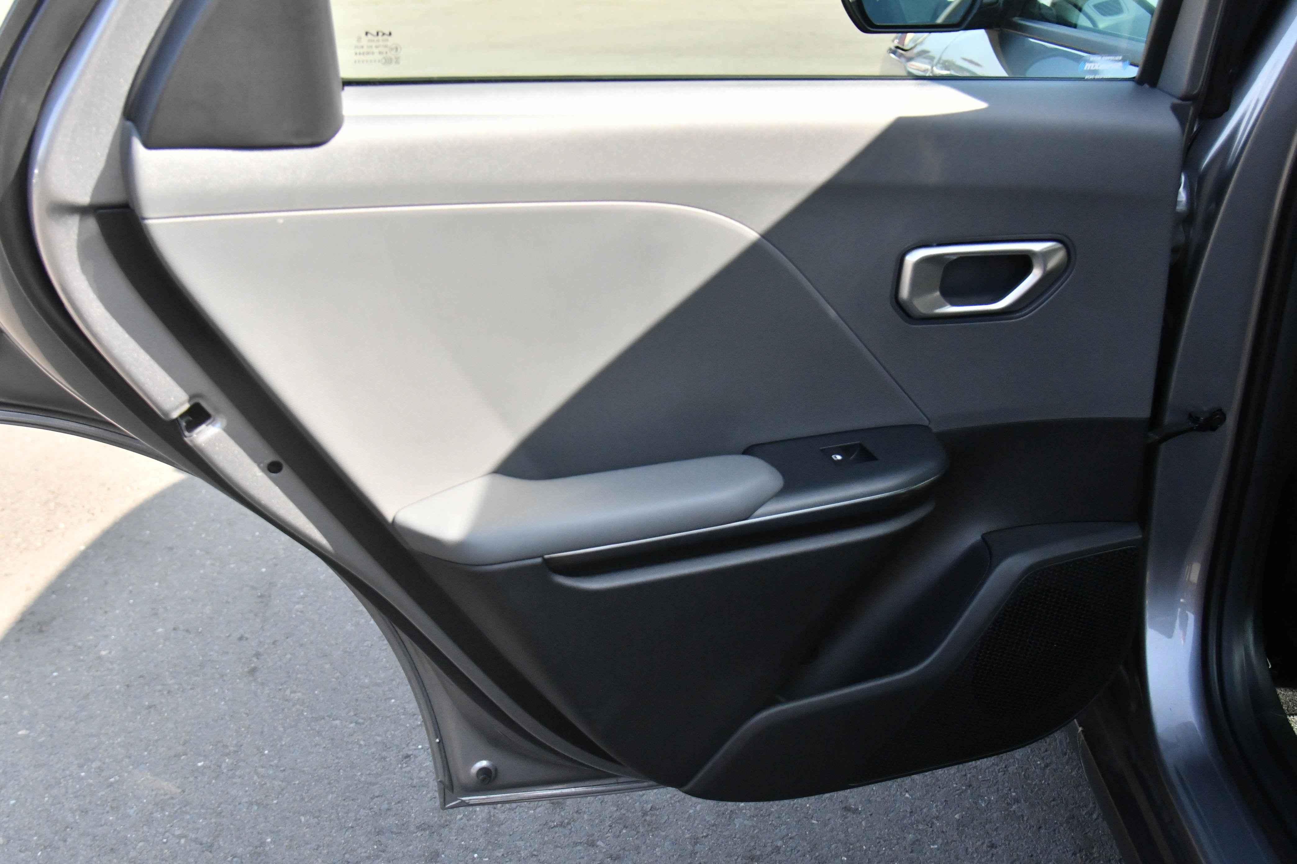 Used 2025 Kia K4 LXS image 34