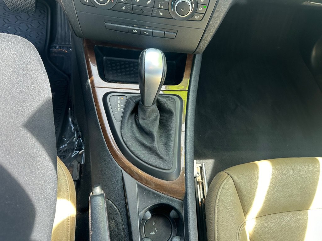 Used 2011 BMW 128i Convertible RWD image 14