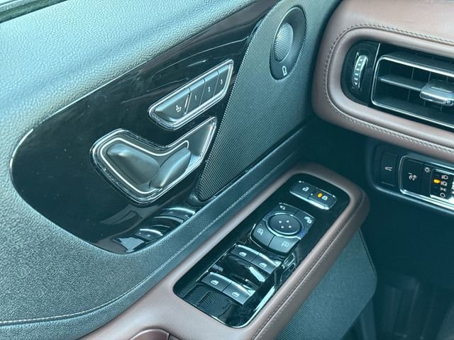 Used 2025 Lincoln Aviator Reserve image 35