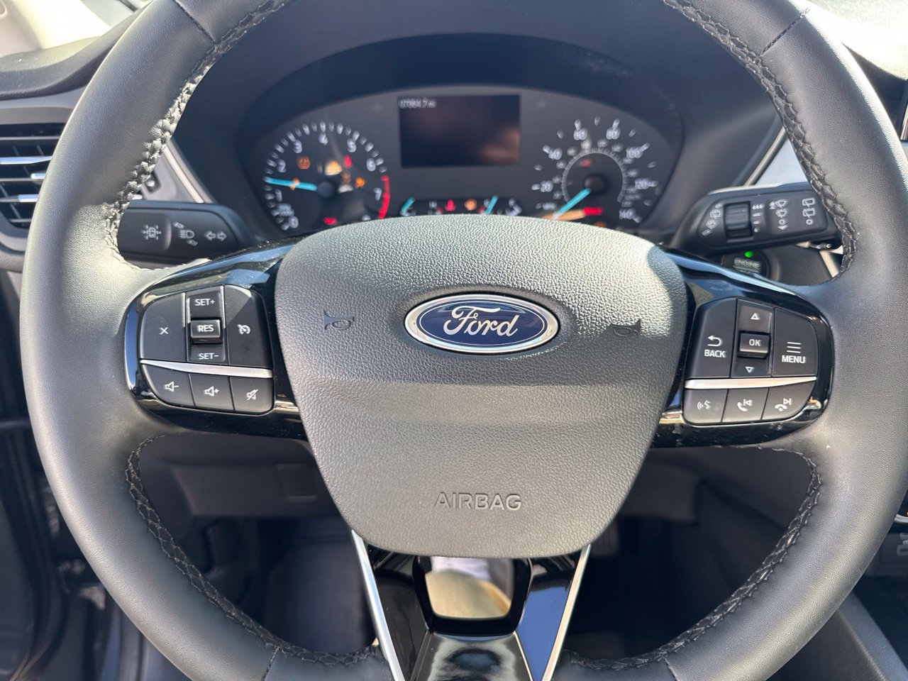Used 2022 Ford Escape SEL FWD image 9