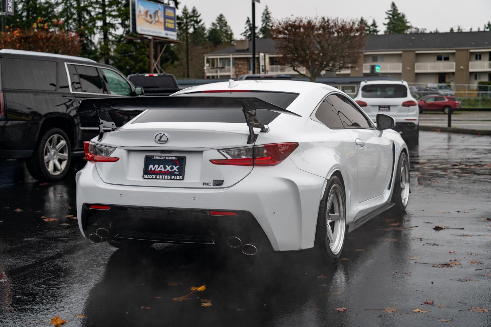 Used 2015 Lexus RC F w/ Premium Package RWD image 12