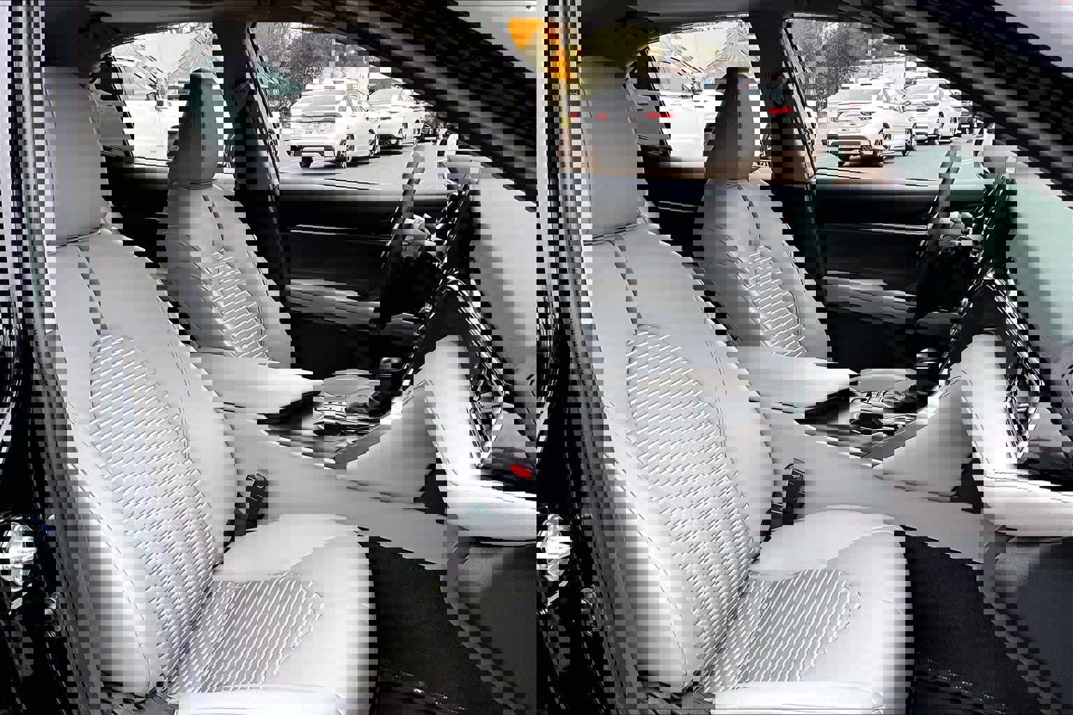 Certified 2022 Toyota Camry SE image 8