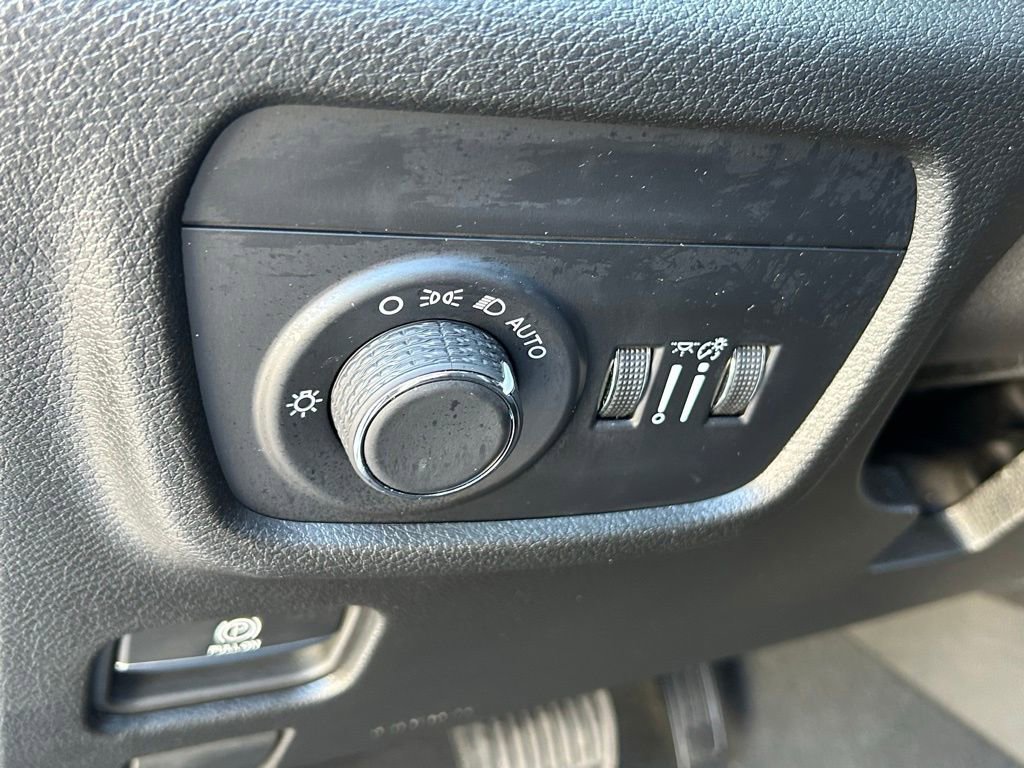 Certified 2024 Jeep Grand Cherokee Altitude image 50