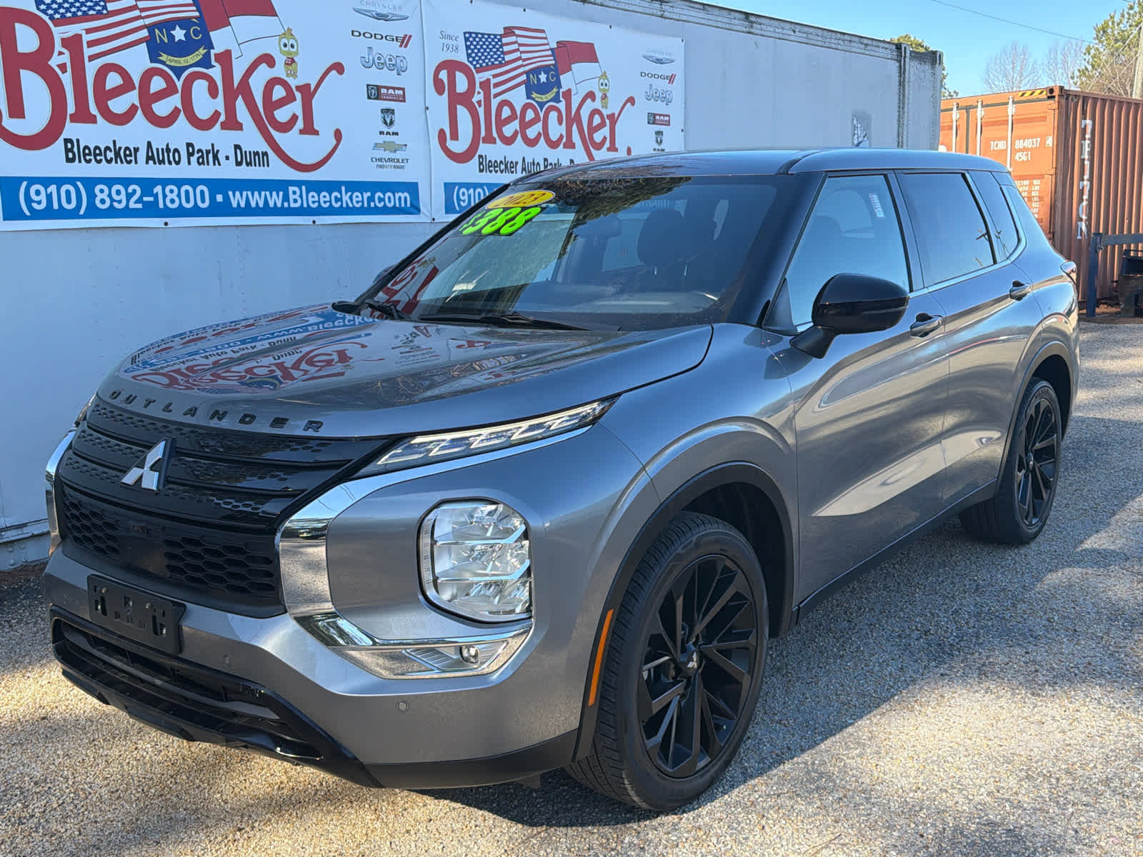 Used 2023 Mitsubishi Outlander SE Black Edition image 6