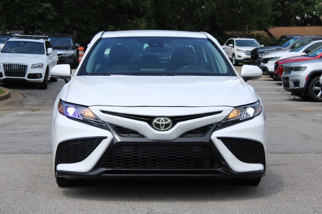 Used 2023 Toyota Camry SE FWD image 2