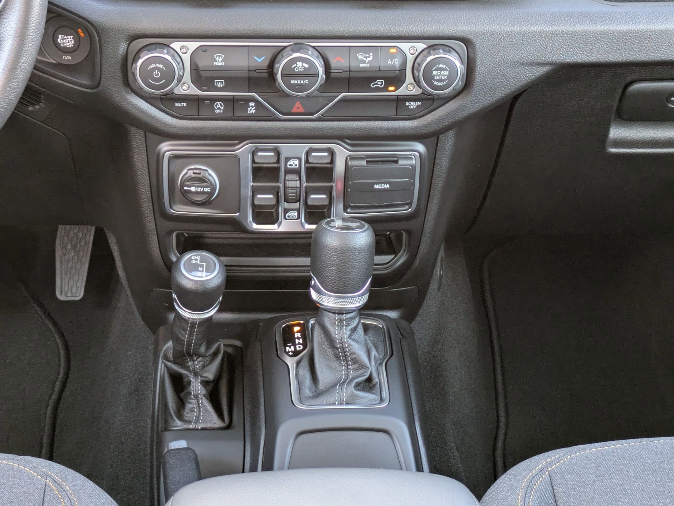 Certified 2025 Jeep Wrangler Sport image 18