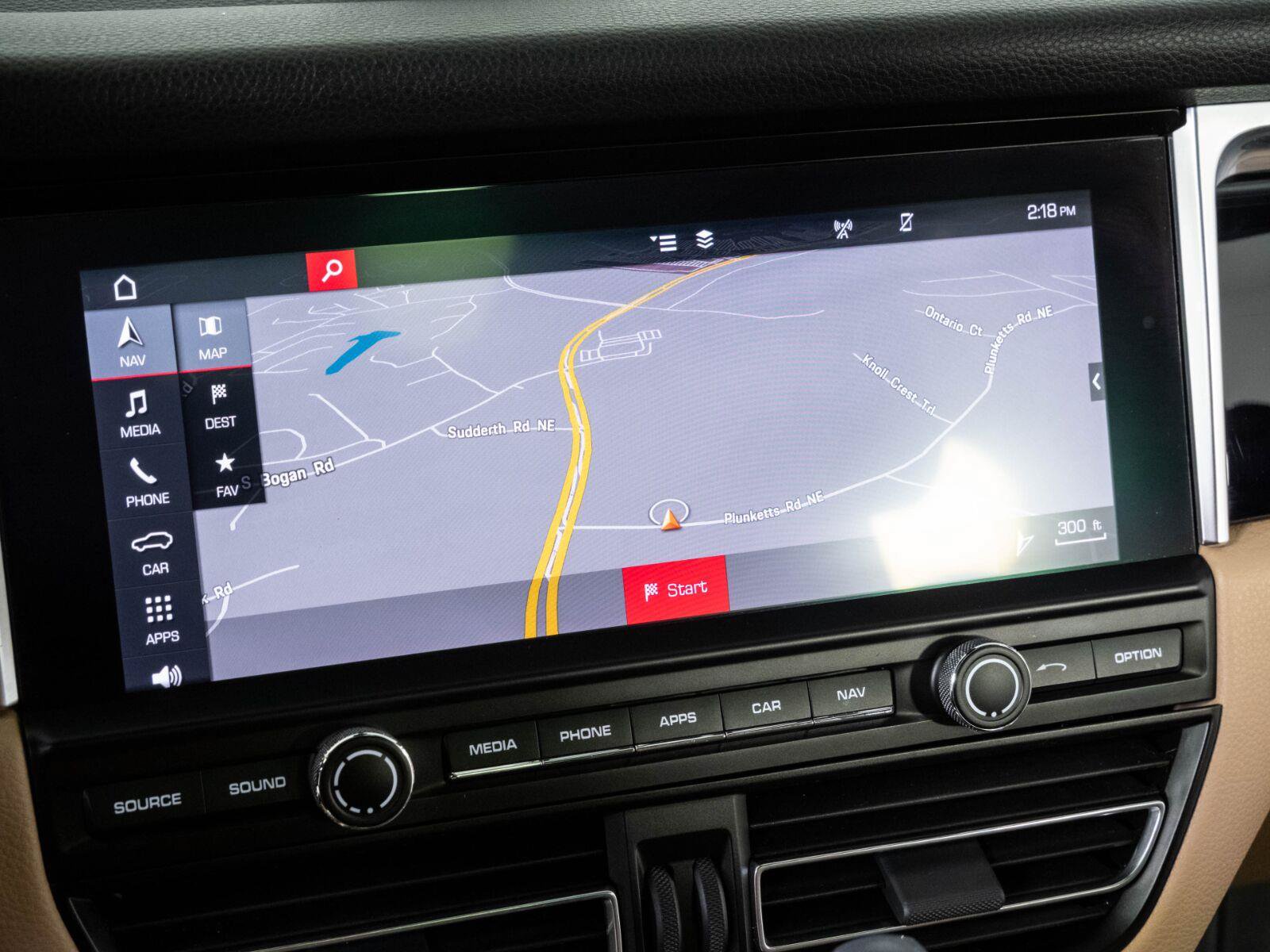 Used 2019 Porsche Macan AWD/4WD image 15