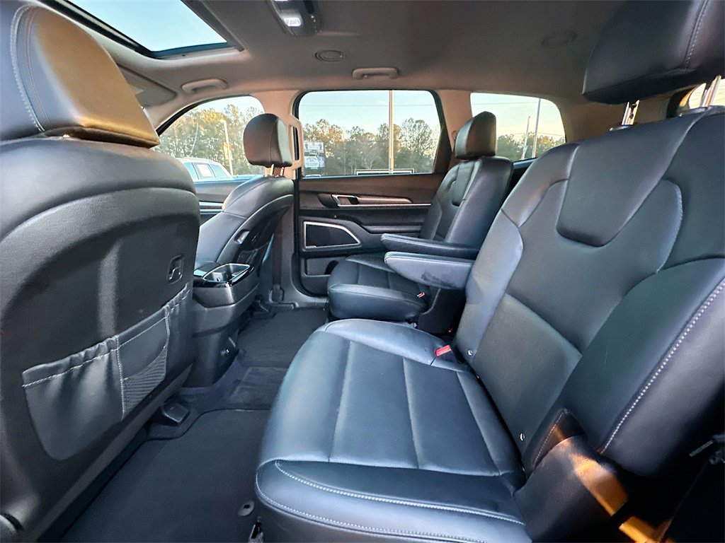 Used 2022 Kia Telluride S image 4